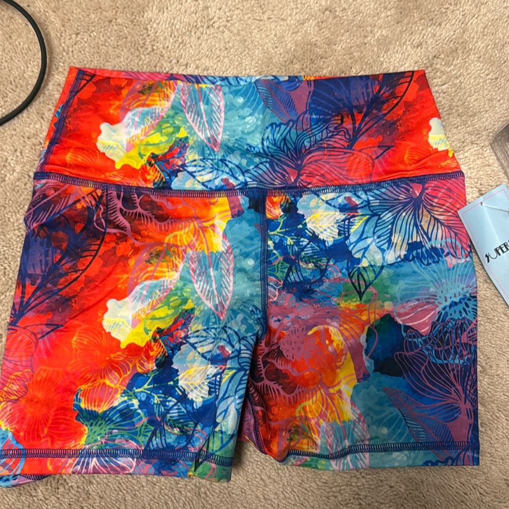 Women's FLEO workout shorts. Size Large Pink/blue floral